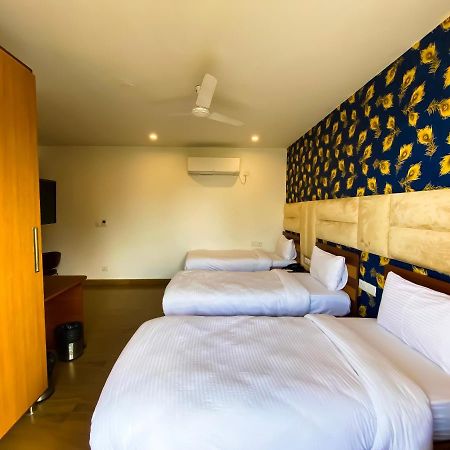 Sky Suites Γκουργκάον Εξωτερικό φωτογραφία
