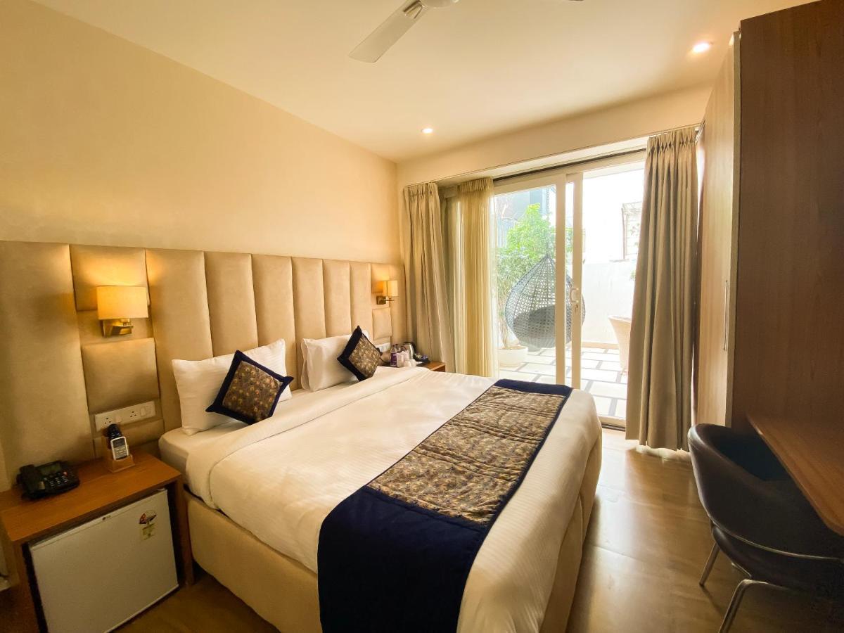 Sky Suites Γκουργκάον Εξωτερικό φωτογραφία