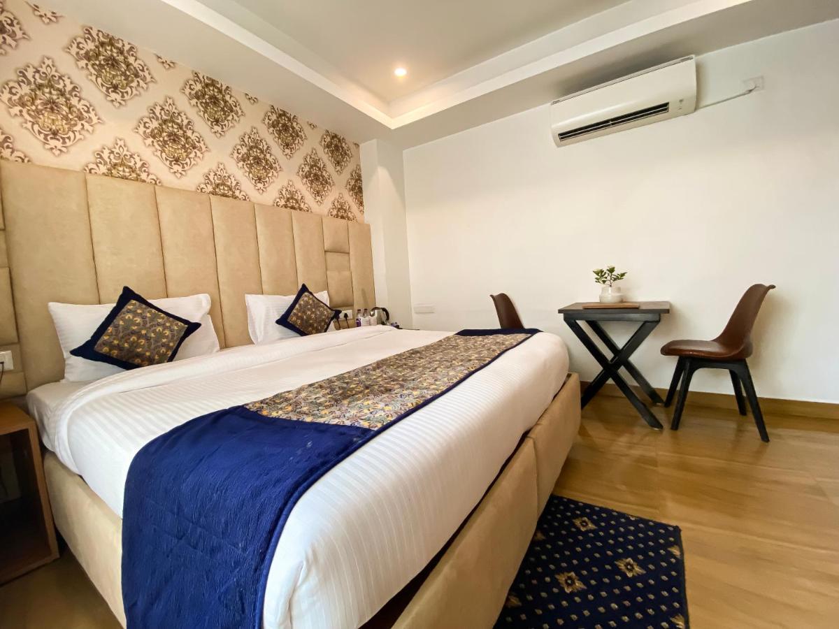 Sky Suites Γκουργκάον Εξωτερικό φωτογραφία