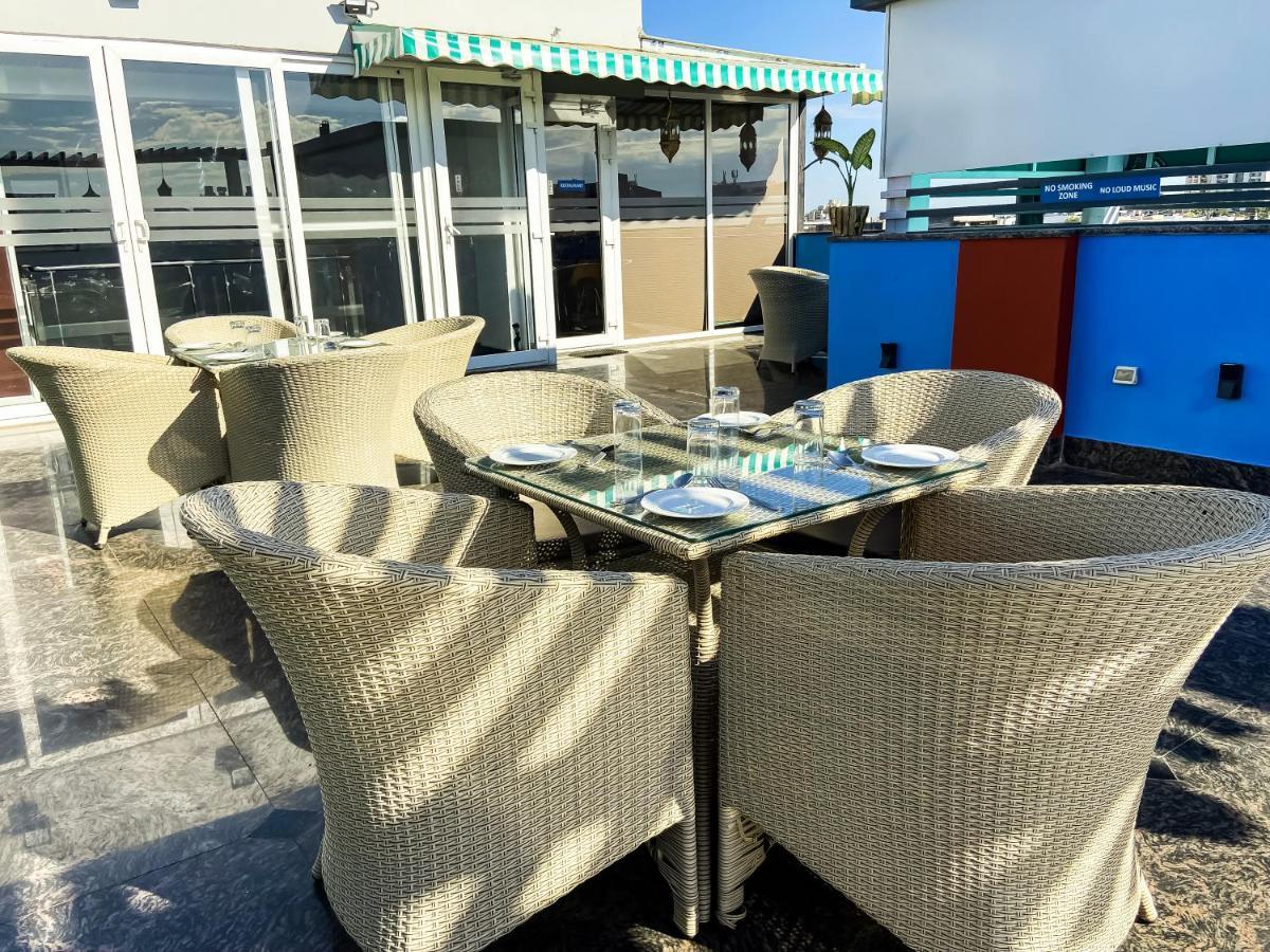 Sky Suites Γκουργκάον Εξωτερικό φωτογραφία