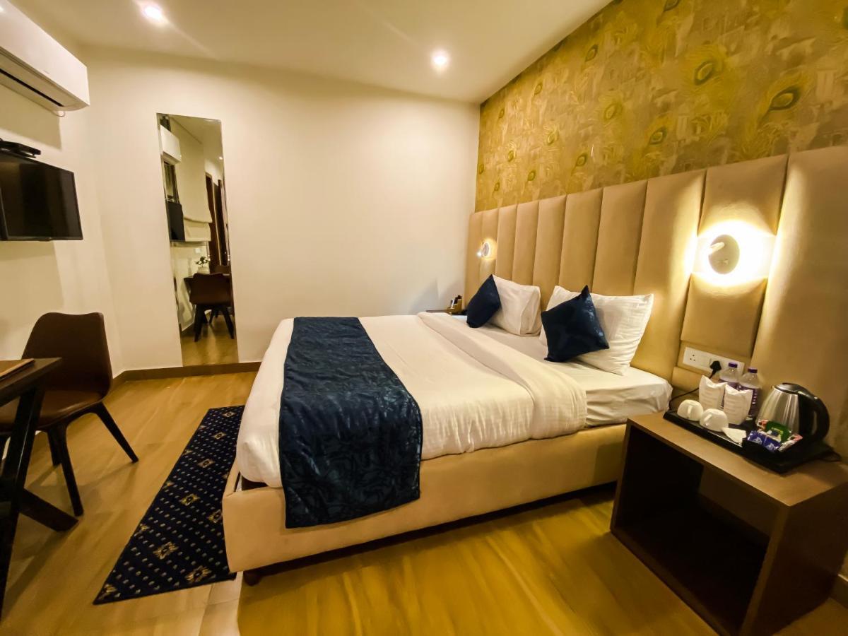 Sky Suites Γκουργκάον Εξωτερικό φωτογραφία