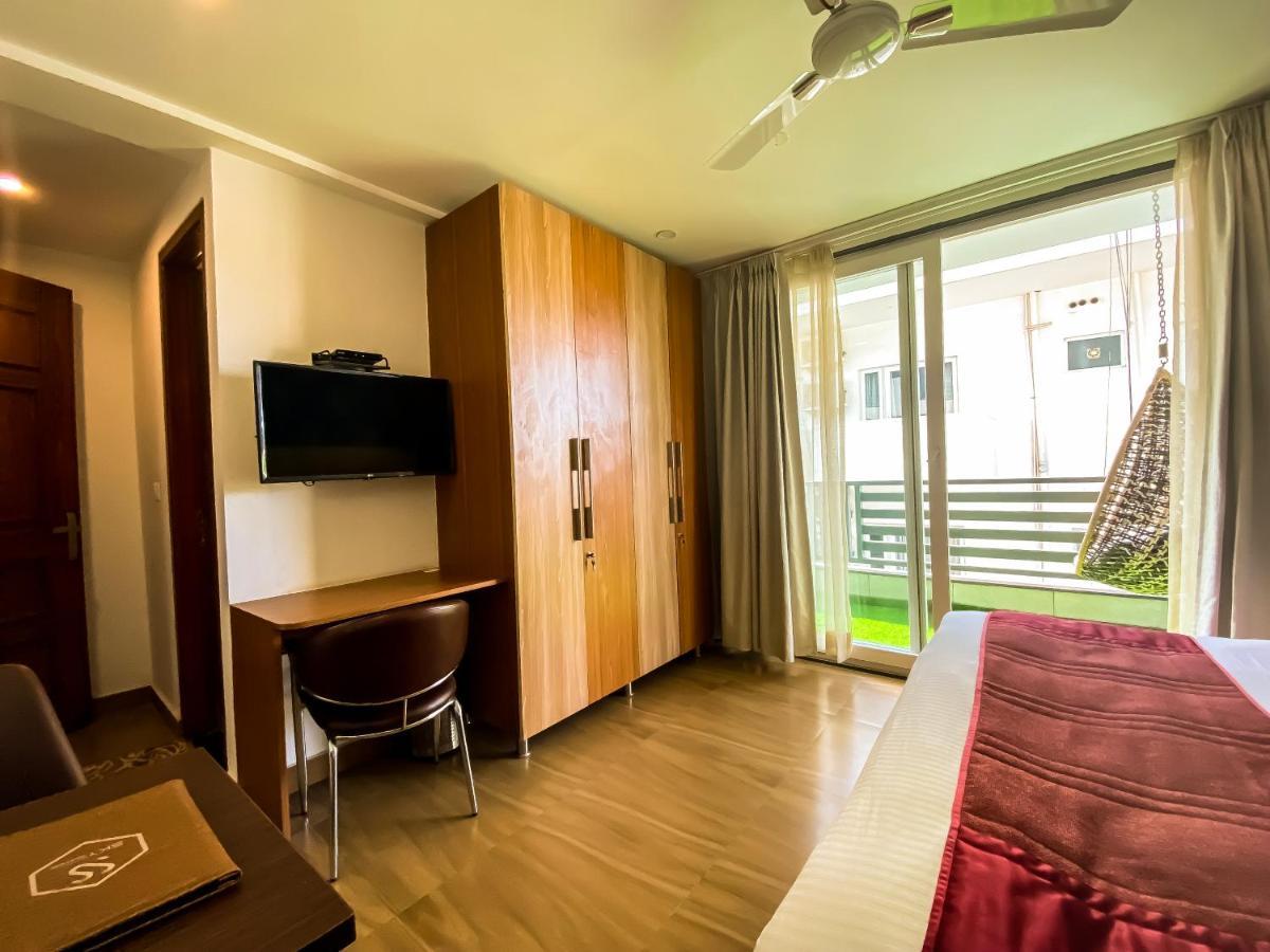 Sky Suites Γκουργκάον Εξωτερικό φωτογραφία