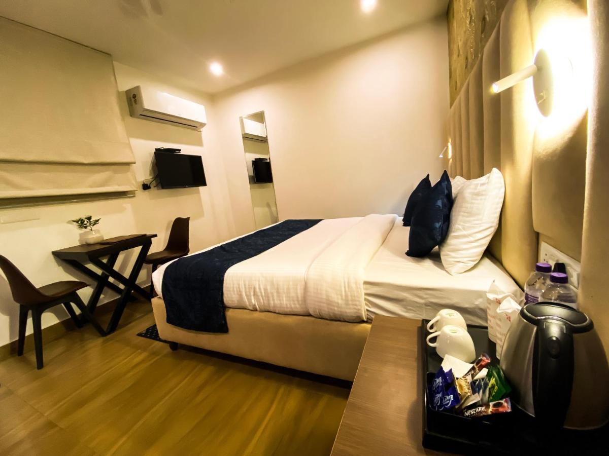 Sky Suites Γκουργκάον Εξωτερικό φωτογραφία