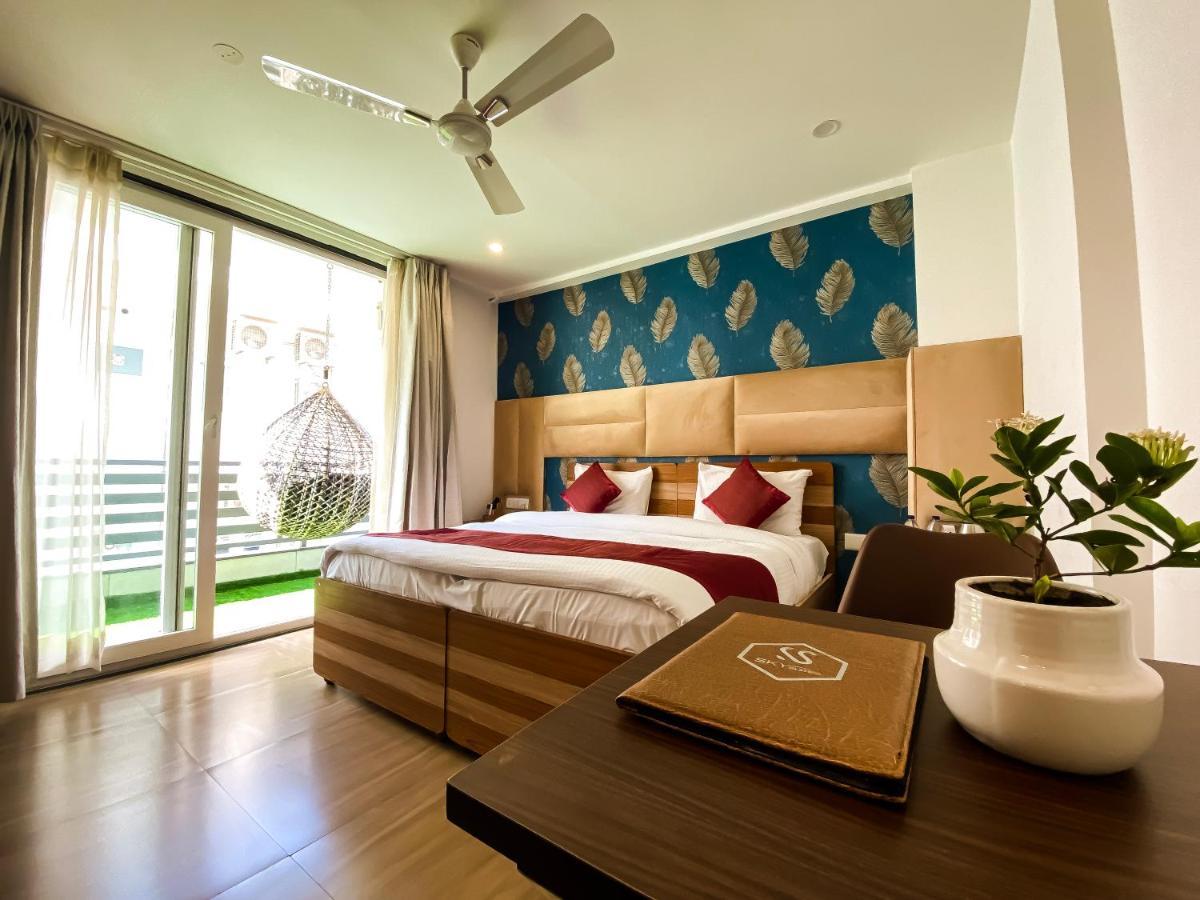 Sky Suites Γκουργκάον Εξωτερικό φωτογραφία
