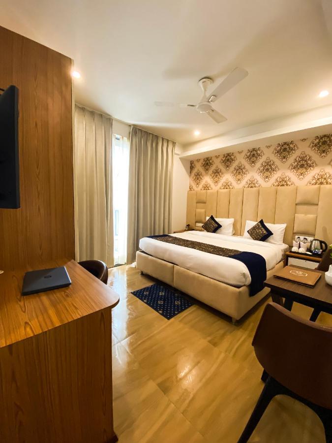 Sky Suites Γκουργκάον Εξωτερικό φωτογραφία